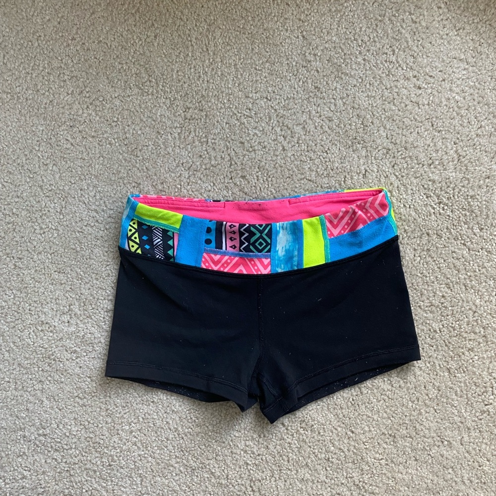 IVIVVA ATHLETICA SHORTS